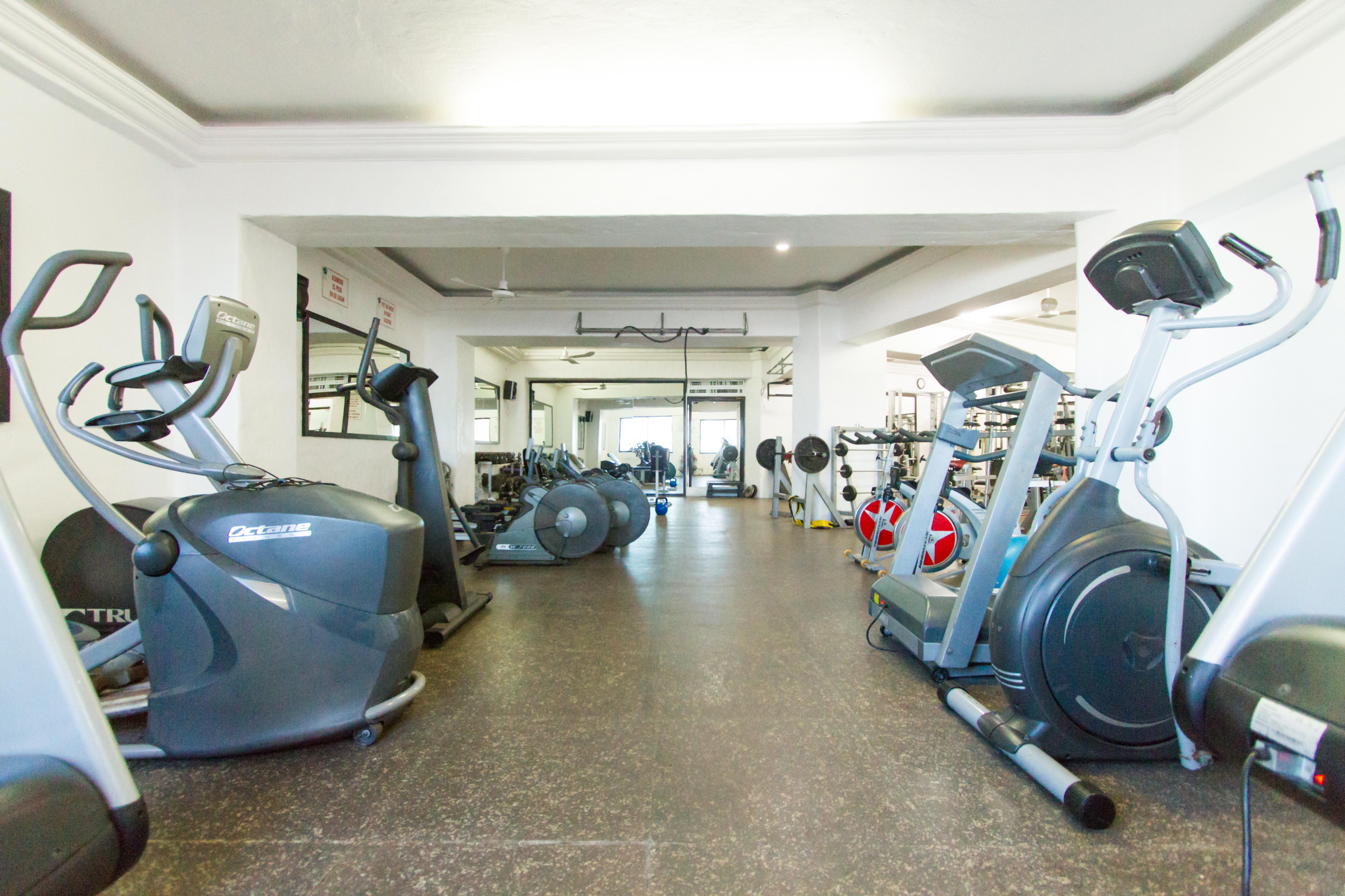 Royal Villas Resort Mazatlán Buitenkant foto The gym at the hotel