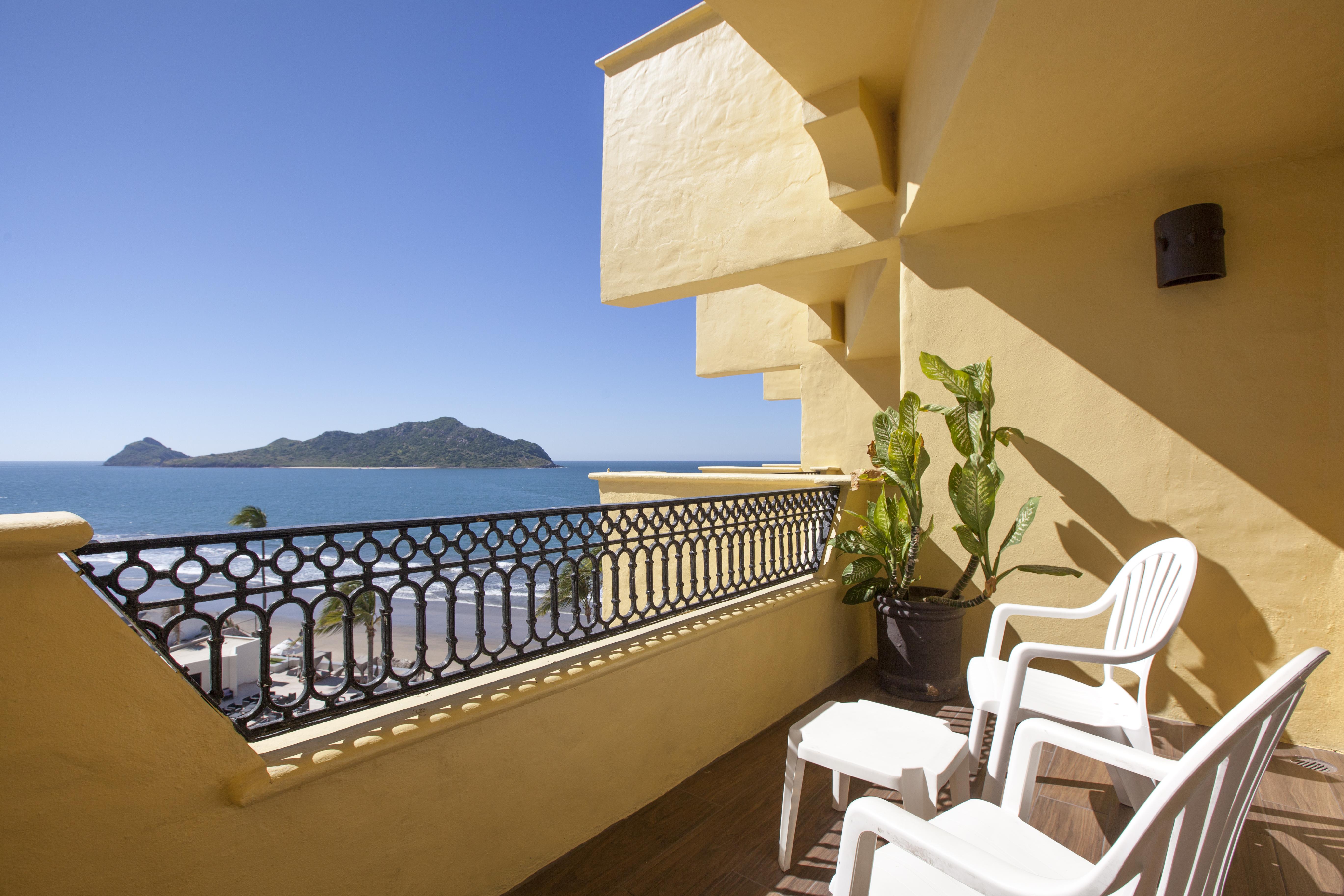 Royal Villas Resort Mazatlán Buitenkant foto Balcony