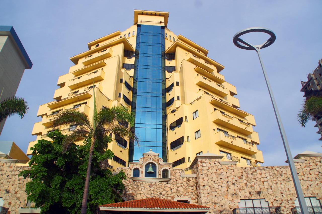 Royal Villas Resort Mazatlán Buitenkant foto The hotel in 2008