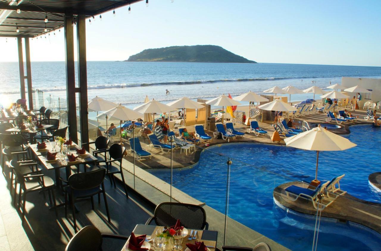 Royal Villas Resort Mazatlán Buitenkant foto View of the beach at the Hard Rock Hotel