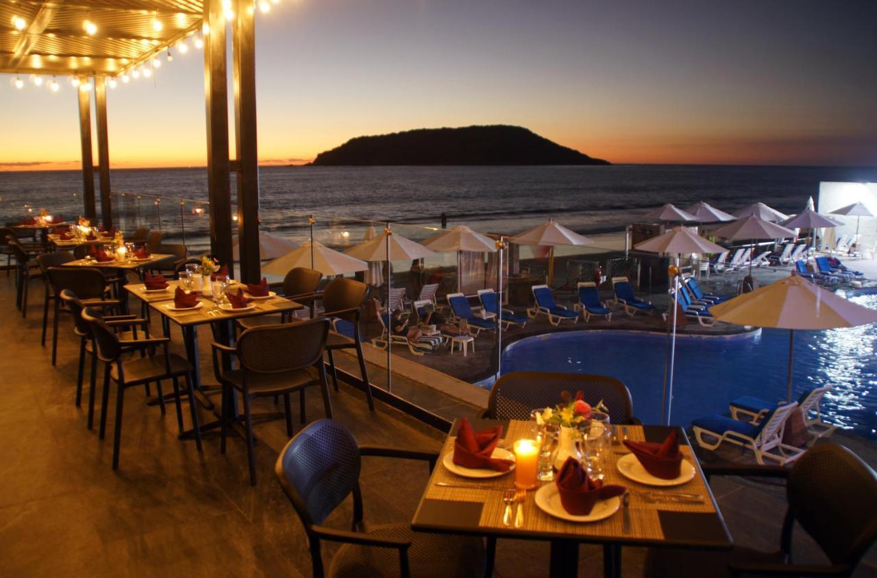 Royal Villas Resort Mazatlán Buitenkant foto View of the restaurant