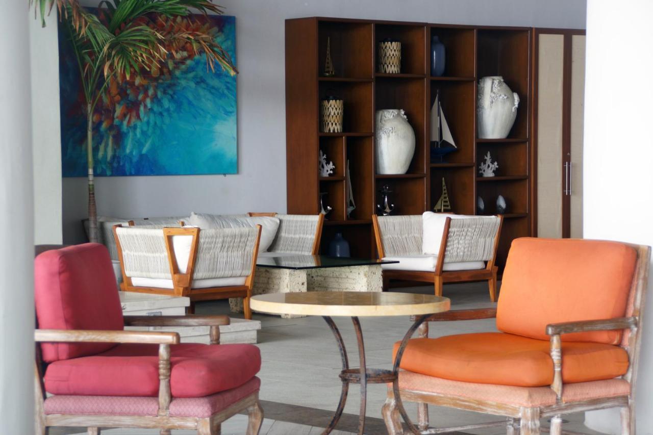 Royal Villas Resort Mazatlán Buitenkant foto Interior of the hotel