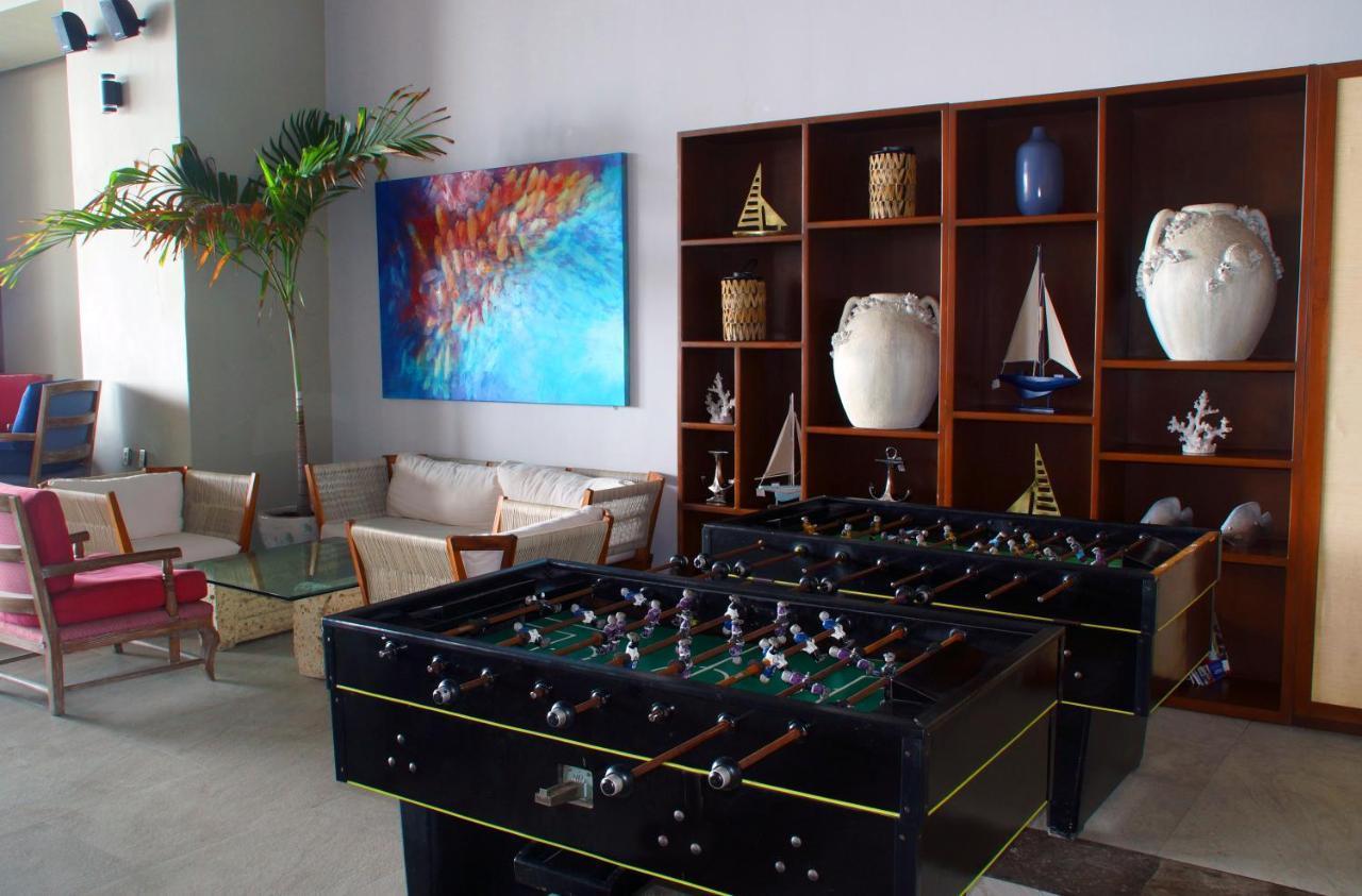 Royal Villas Resort Mazatlán Buitenkant foto A foosball table