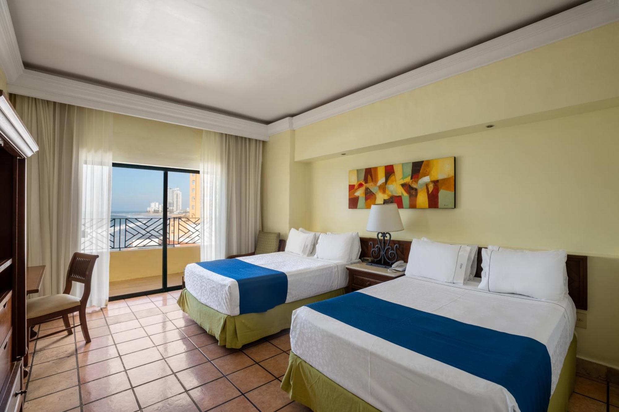 Royal Villas Resort Mazatlán Buitenkant foto A room at the Iberostar Grand Hotel at Playa Paraíso, Tenerife